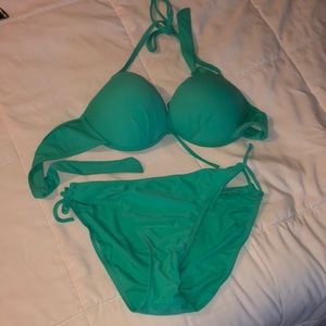 Medium jade green bikini
